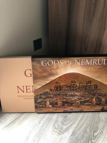 Gods of Nemrud : The Royal Sanctuary of Antiochos I & the Kingdom of C